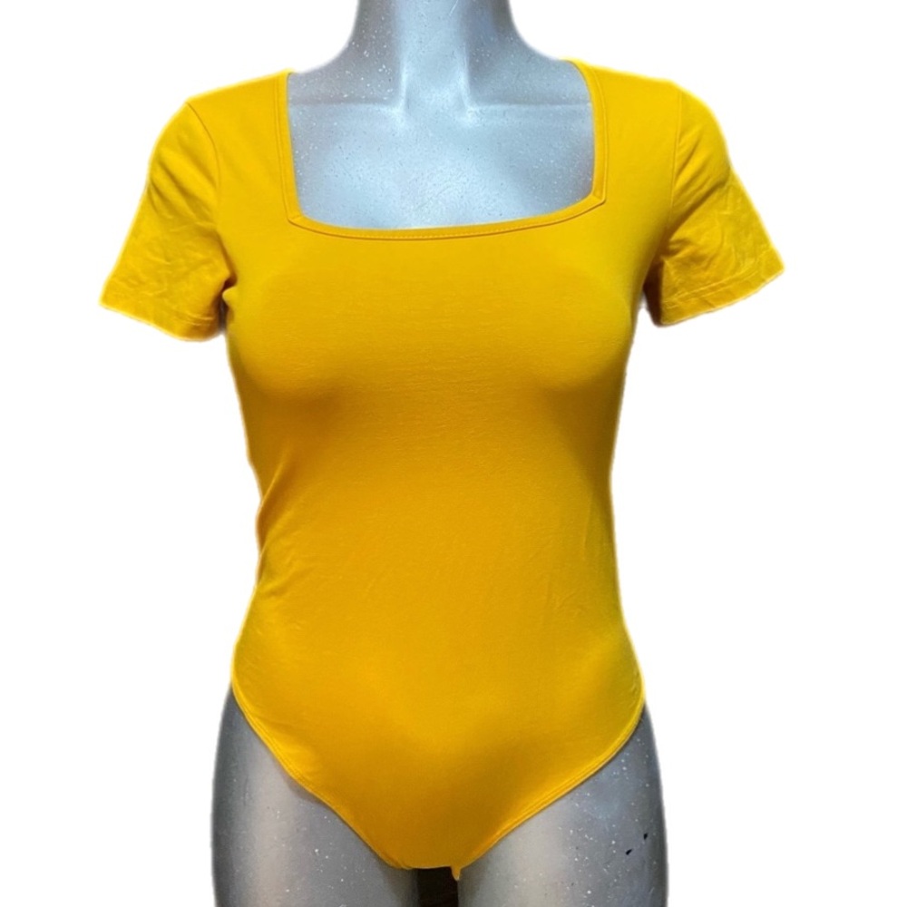 MANGOPOP Bodysuit Top Mustard Yellow Square Neckline Short Sleeve Sz Medium